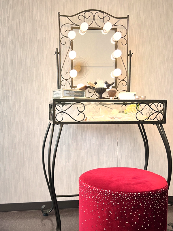 Leora���C�N��